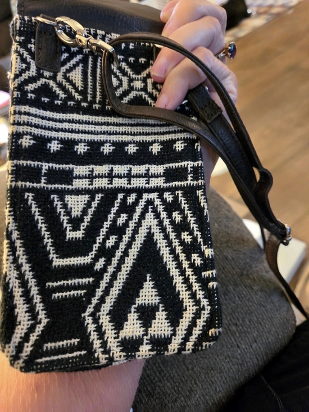Thirty-One Geometric Cotton Crossbody in Black & White Like New